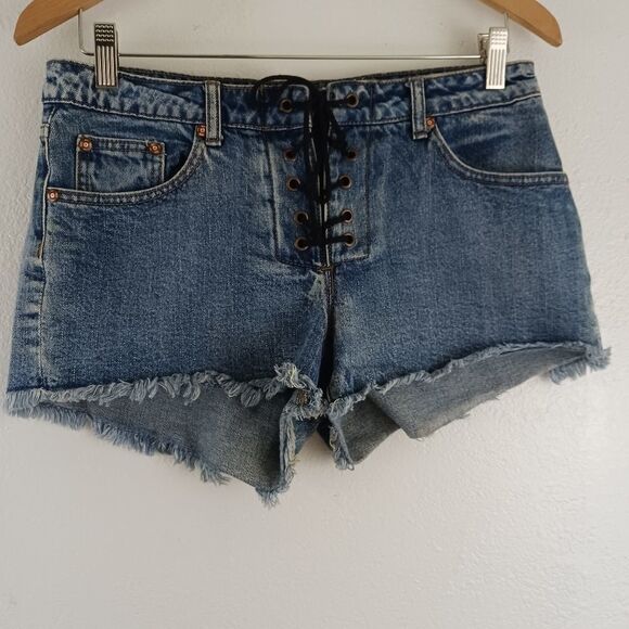 Cotton on the frayed mid rise lace up jean shorts size 4 - Picture 1 of 3